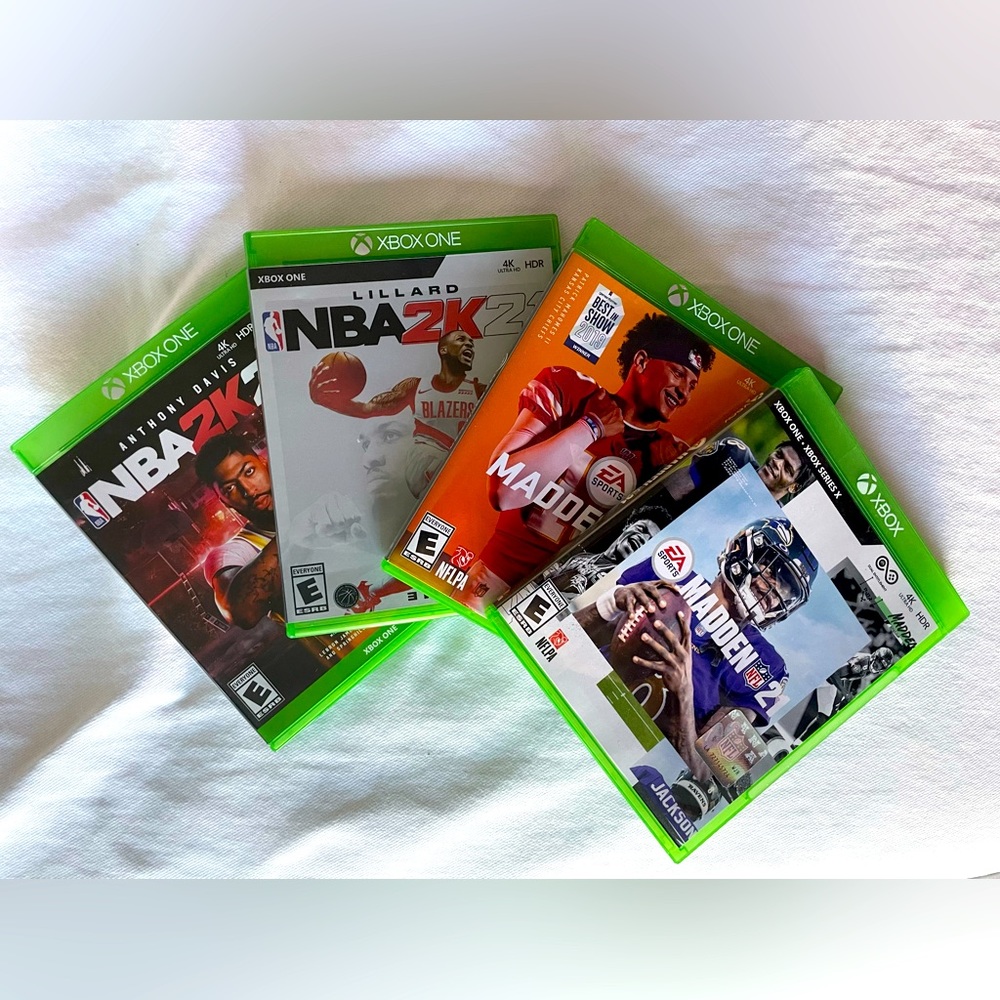 XBox Sports Games Bundle. NBA 2K & Madden 20&21 Very Good Condition. No Flaws.